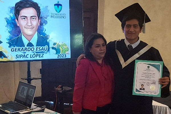 Graduacion Gerardo Esau